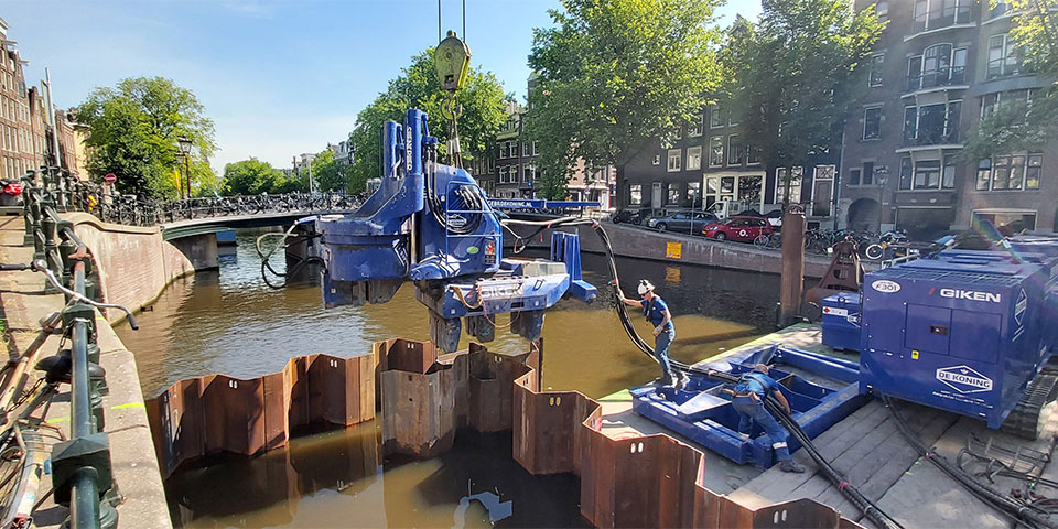 Vinger aan de pols bij noodherstel Amsterdamse kades en bruggen