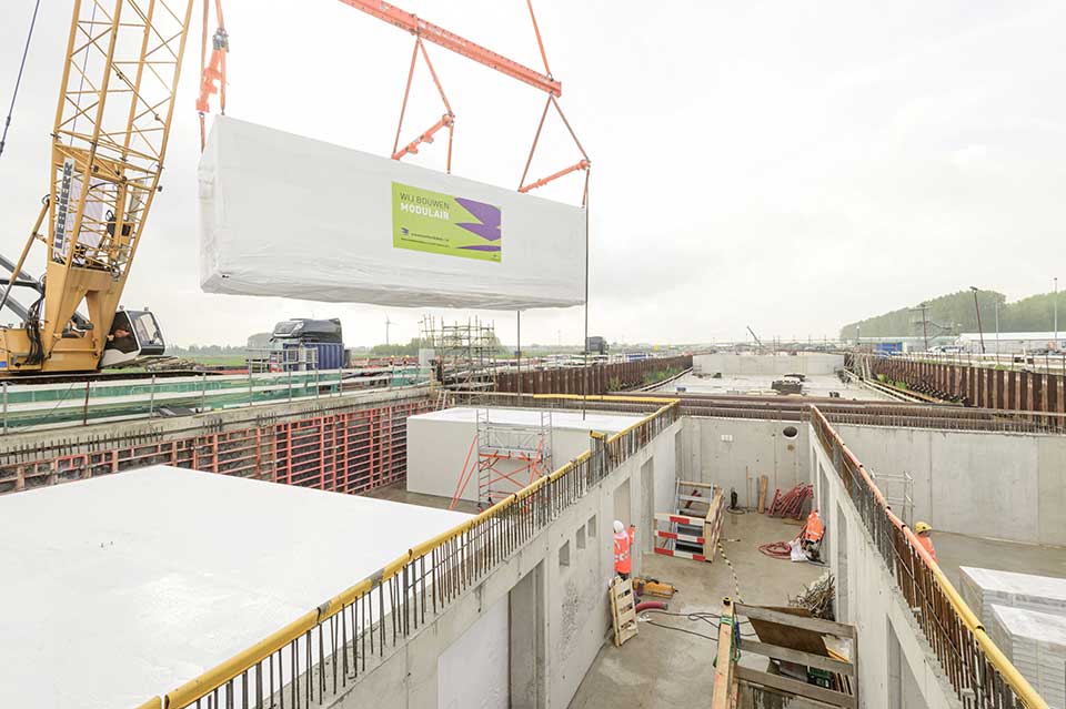 Technische installaties geplaatst in dienstgebouw corbulotunnel rijnlandroute