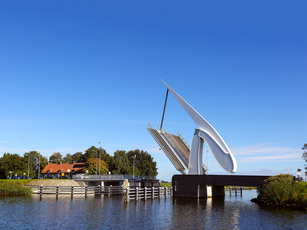 Nieuwe besturing en automatisering voor 16 bruggen en sluizen in Flevoland